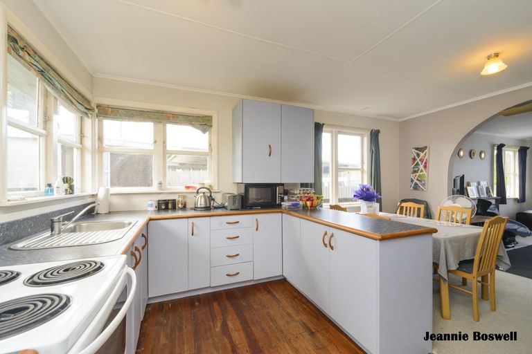 Photo of property in 11 Leslie Avenue, Cloverlea, Palmerston North, 4412