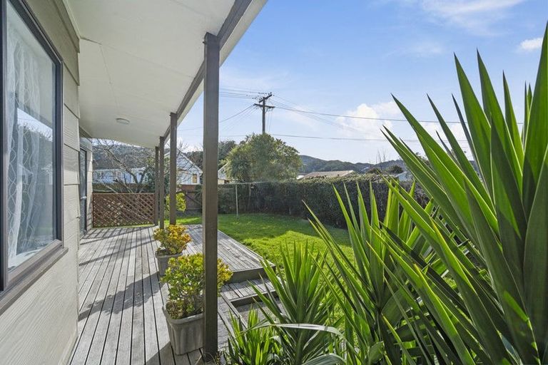 Photo of property in 2/1159 High Street, Taita, Lower Hutt, 5011