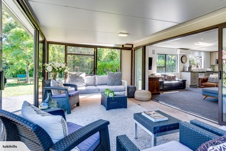 Photo of property in 135 Tauroa Road, Havelock North, 4130