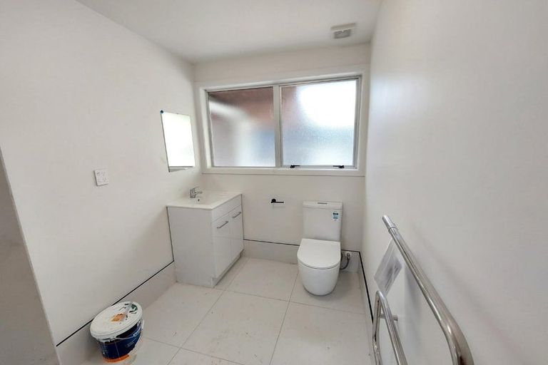 Photo of property in 2 Gallony Avenue, Massey, Auckland, 0614