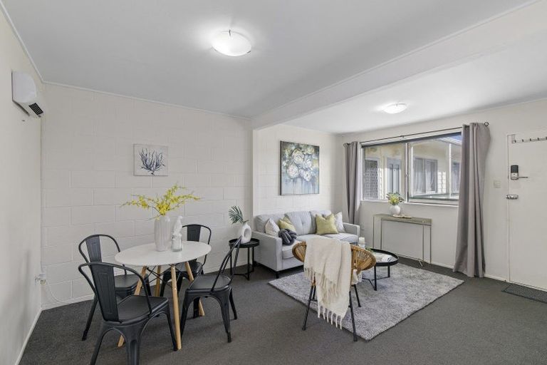 Photo of property in 8/19 Pirie Crescent, Moera, Lower Hutt, 5010