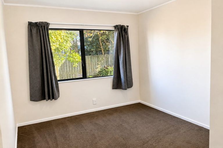 Photo of property in 56 Sutton Crescent, Papakura, 2110
