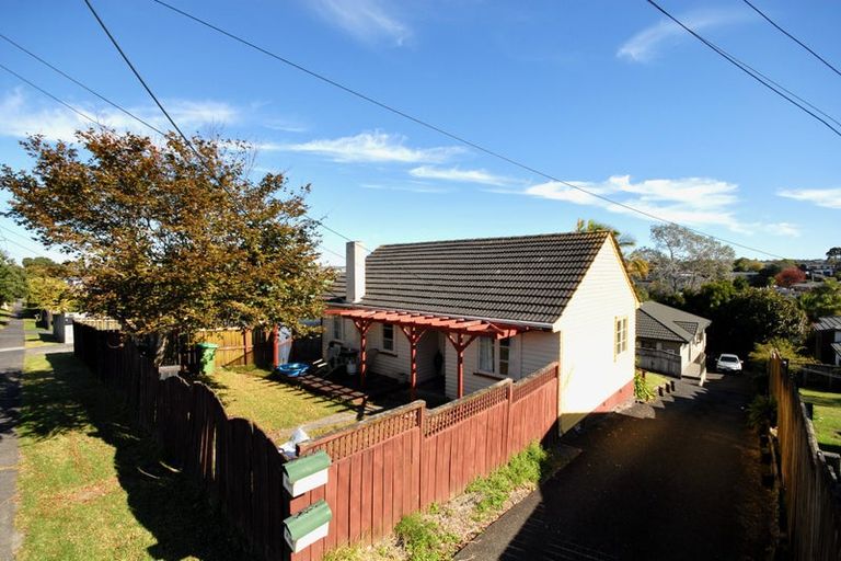 Photo of property in 2/162 Forrest Hill Road, Forrest Hill, Auckland, 0620