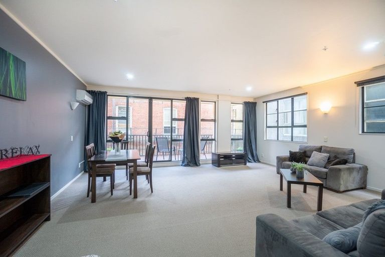 Photo of property in Maddison Apartments, 1/6f Queen Street, Palmerston North, 4410