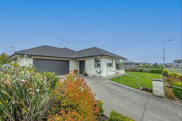 Photo of property in 11 Barnett Drive, Marton, 4710