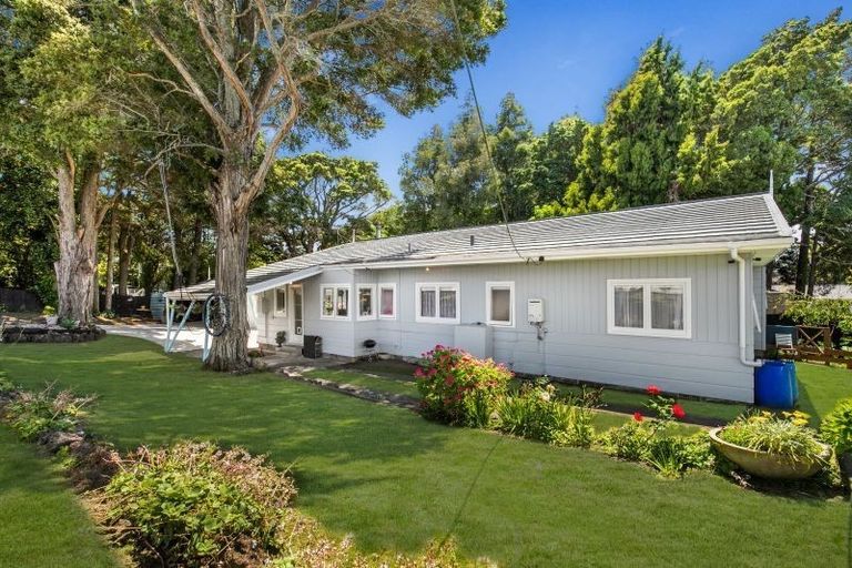 Photo of property in 70 Grande Vue Road, Hillpark, Auckland, 2102