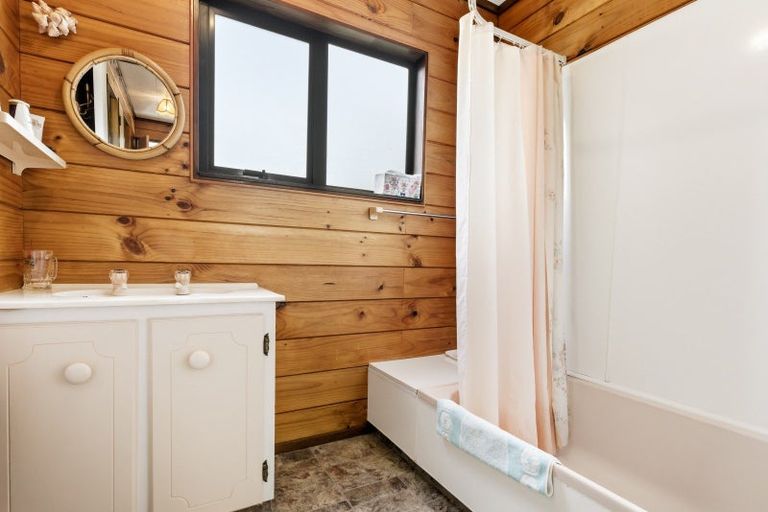 Photo of property in 2/10 Pikikotuku Place, Kuratau, Turangi, 3381