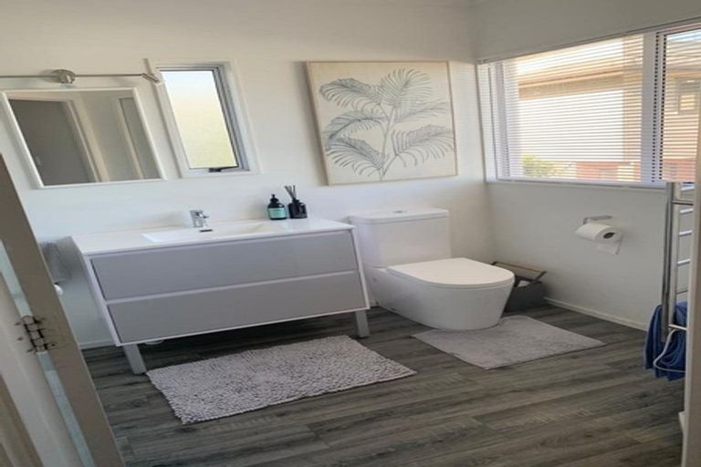 Photo of property in 2/20 Walter Street, Hauraki, Auckland, 0622