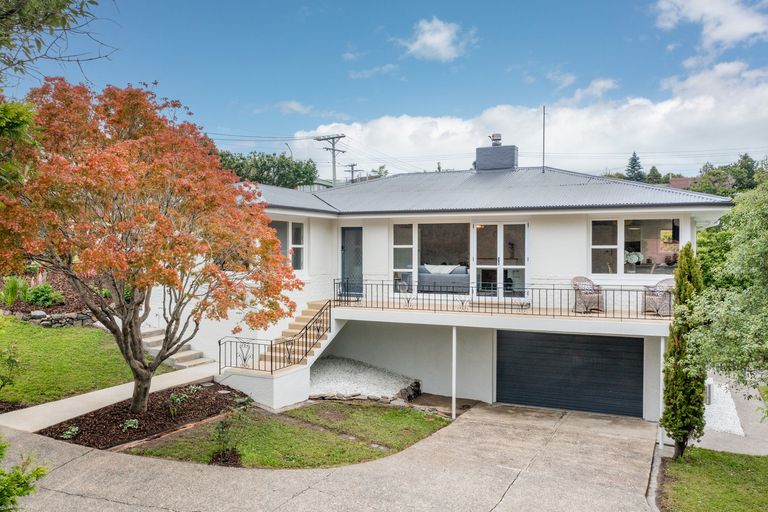 Photo of property in 3 Jason Street, Helensburgh, Dunedin, 9010