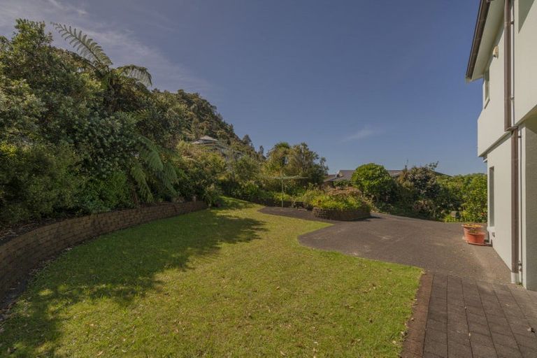 Photo of property in 2 Tirinui Crescent, Tairua, 3508