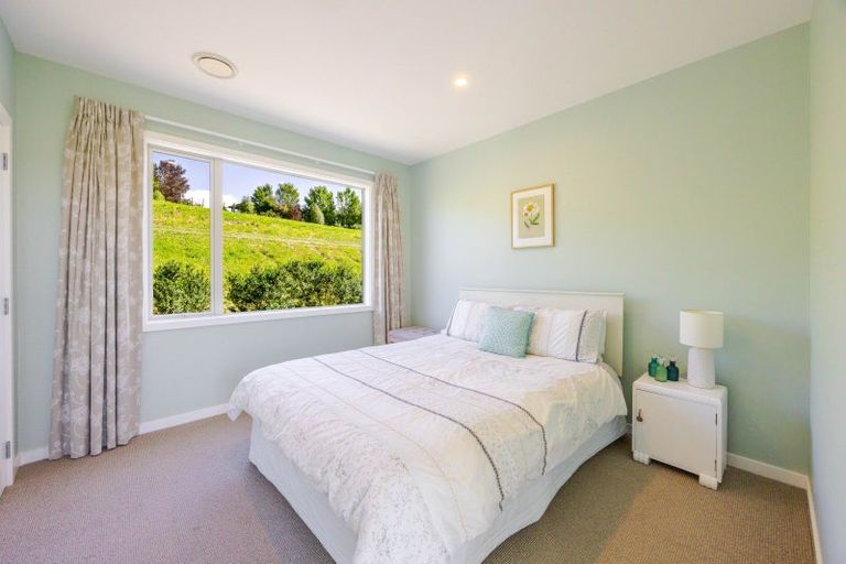 Photo of property in 45 Highlands Drive, Waipawa, 4277