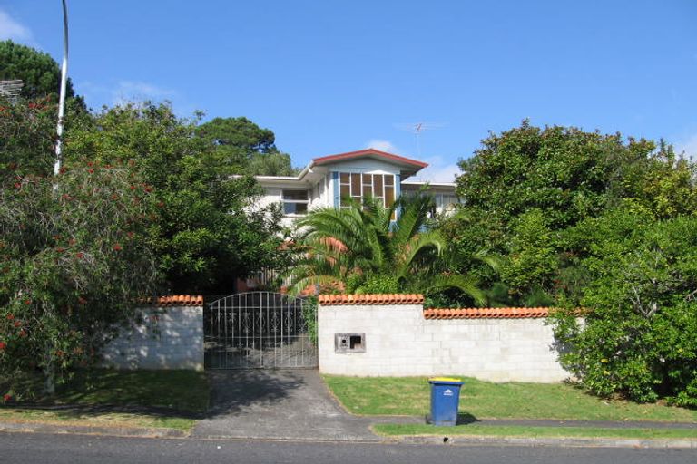 Photo of property in 52 Stapleford Crescent, Browns Bay, Auckland, 0630