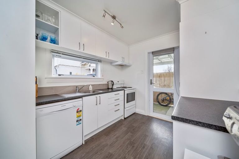 Photo of property in 240 Saint Aubyn Street, New Plymouth, 4310