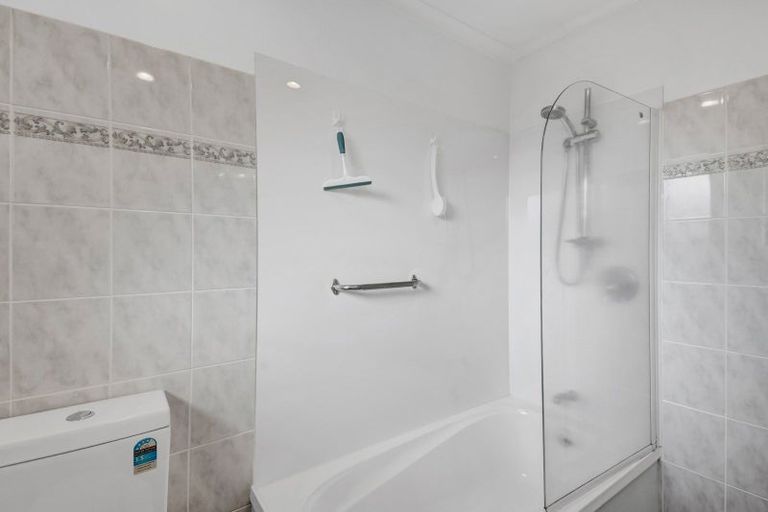 Photo of property in 4 Bronte Place, Whalers Gate, New Plymouth, 4310