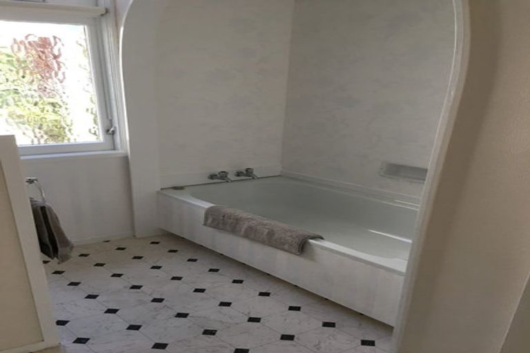 Photo of property in 34 Manson Street, Terrace End, Palmerston North, 4410