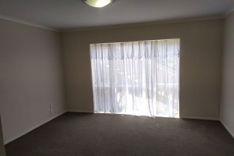 Photo of property in 9 Ryehill Close, New Lynn, Auckland, 0600