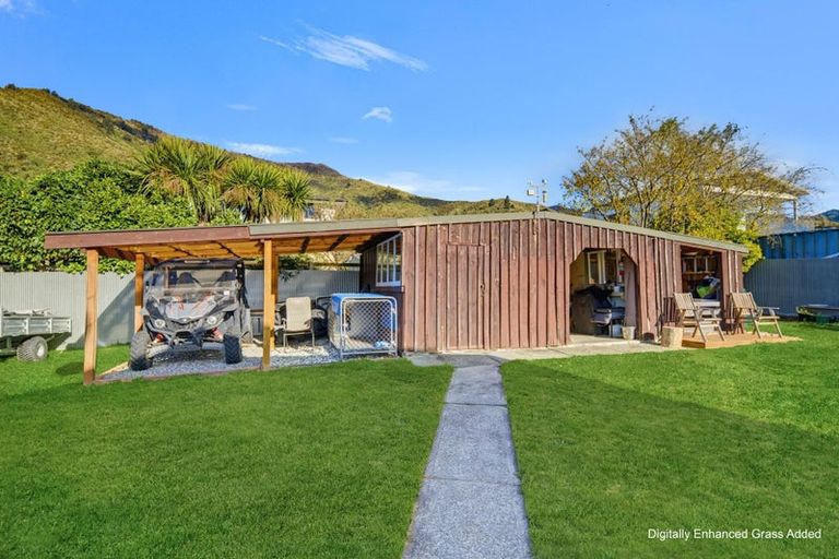 Photo of property in 296 Waikawa Road, Waikawa, Picton, 7220