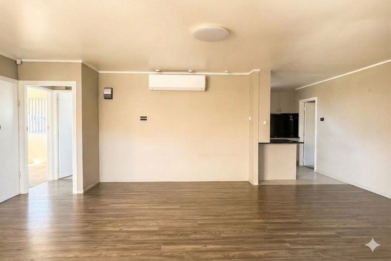 Photo of property in 1/7 Royal Arch Place, Rosehill, Papakura, 2113