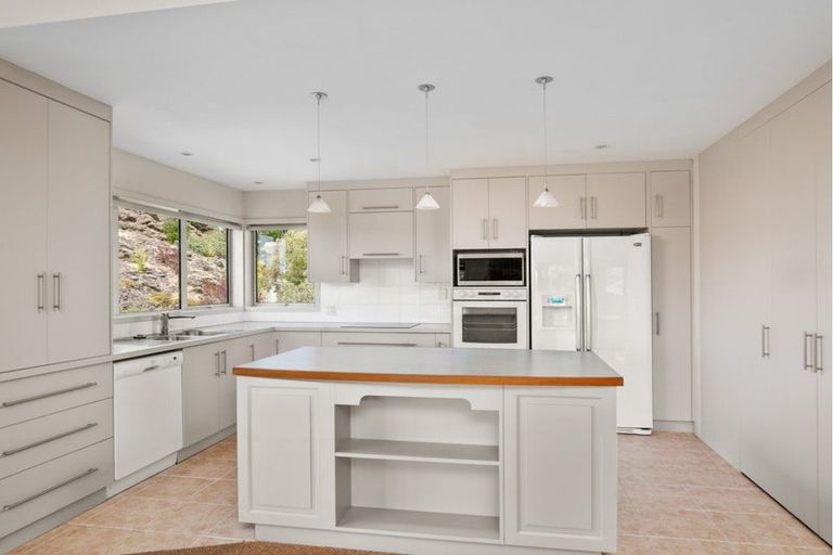 Photo of property in 16 Aronui Road, Bridge Hill, Alexandra, 9320