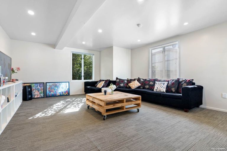 Photo of property in 8 Vickers Crescent, Mangere, Auckland, 2022