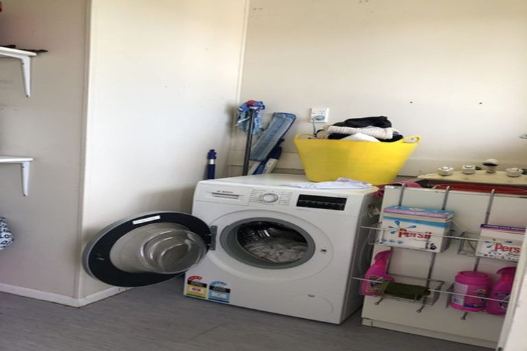 Photo of property in 4 La Trobe Street, Pakuranga Heights, Auckland, 2010