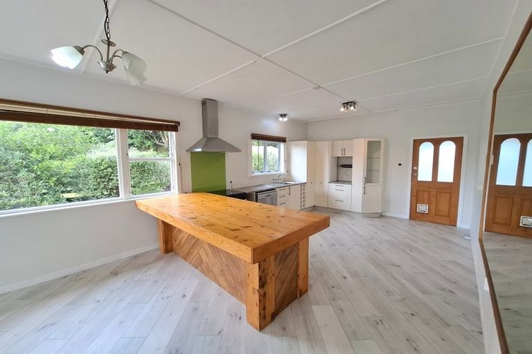 Photo of property in 18 Cumming Street, Okato, 4335