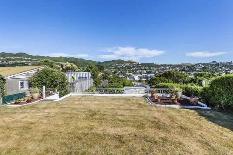 Photo of property in 48 Tarawera Road, Johnsonville, Wellington, 6037
