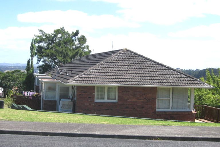 Photo of property in 2/13 Arcadia Crescent, Bayview, Auckland, 0629