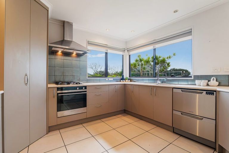 Photo of property in 20 Barbados Way, One Tree Point, 0118