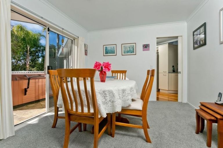 Photo of property in 27 Crestview Place, Browns Bay, Auckland, 0630