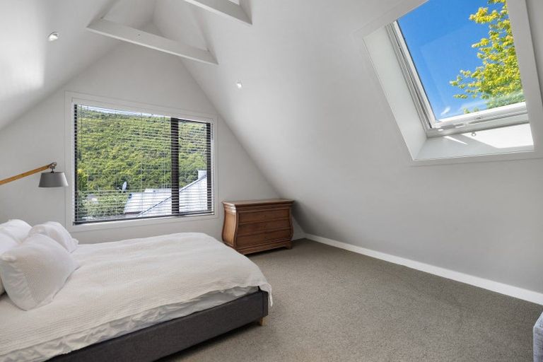 Photo of property in 1 Thames Street, Arrowtown, 9302