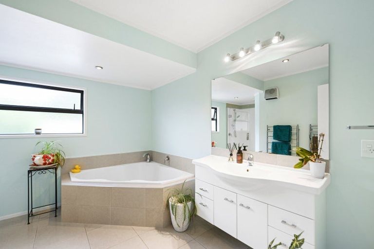 Photo of property in 10 Dunvegan Place, Dinsdale, Hamilton, 3204