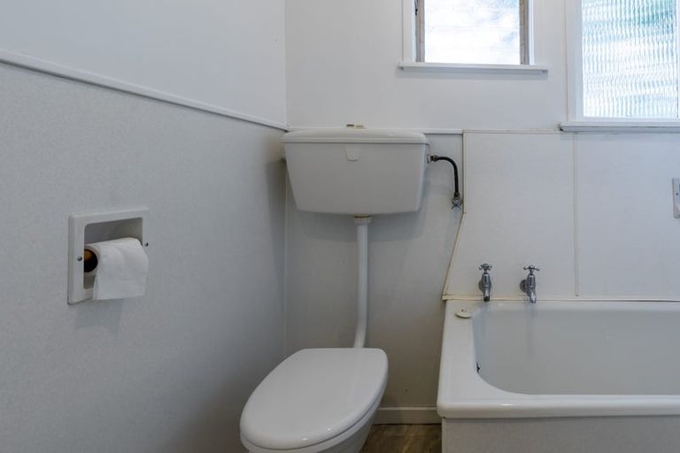 Photo of property in 55 Hutchinson Avenue, New Lynn, Auckland, 0600