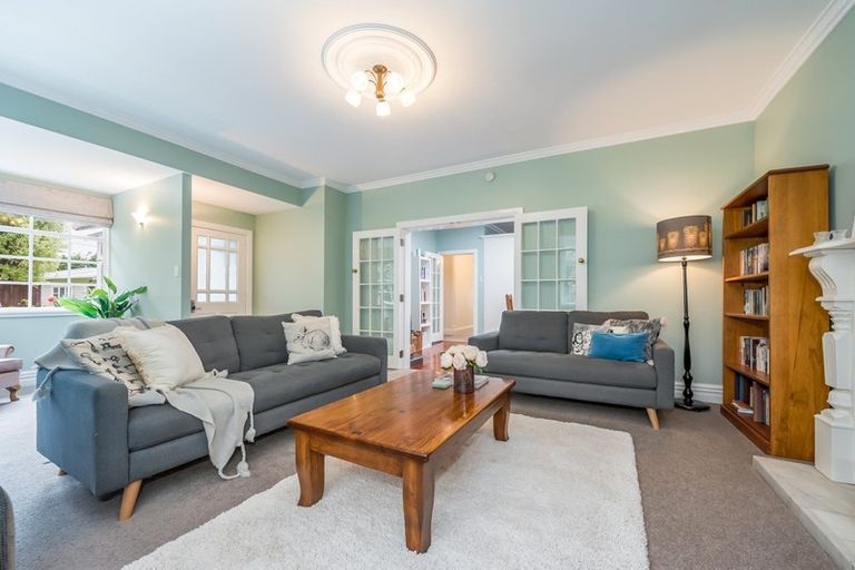 Photo of property in 1 Saint Ronans Avenue, Waterloo, Lower Hutt, 5011