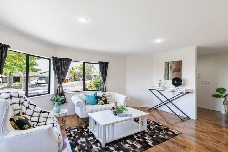 Photo of property in 52 Bluebird Crescent, Unsworth Heights, Auckland, 0632