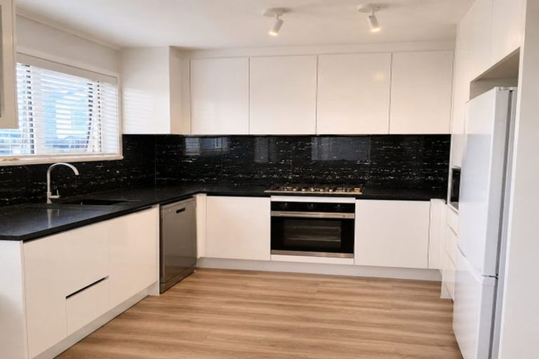 Photo of property in 3 Harrow Place, Manurewa, Auckland, 2102