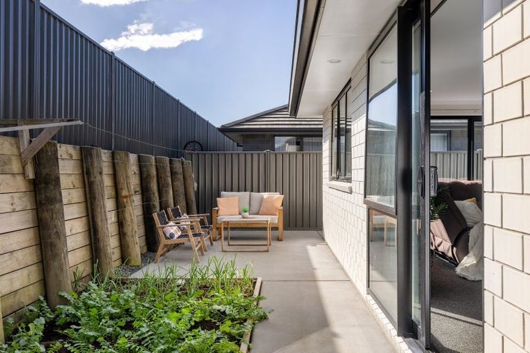 Photo of property in 14 Raynor Crescent, Pyes Pa, Tauranga, 3112