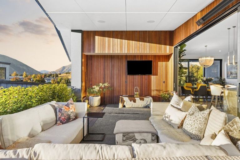 Photo of property in 7 Diamond Lane, Wanaka, 9305