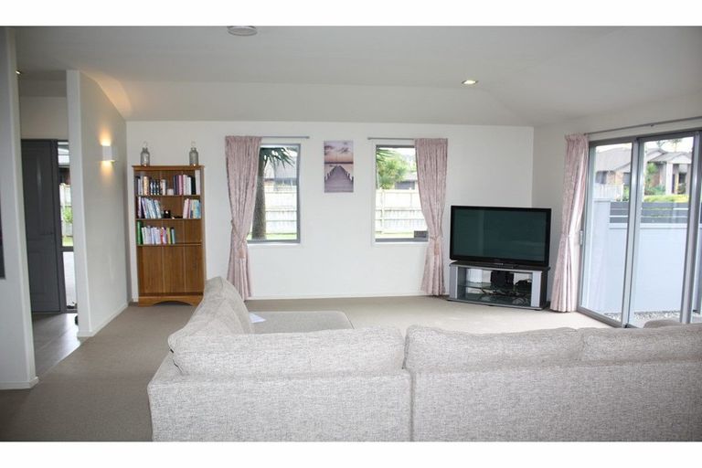 Photo of property in 17 Conifer Grove, Te Kamo, Whangarei, 0112