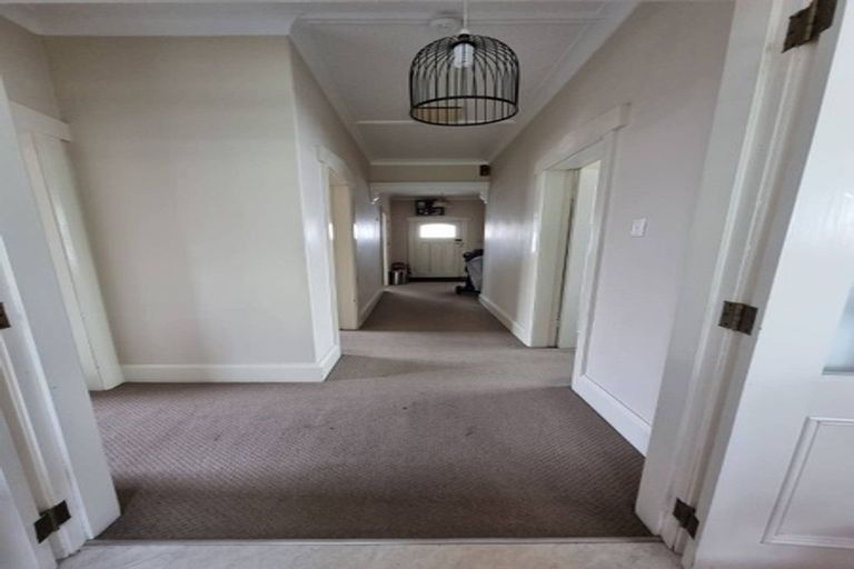 Photo of property in 1 The Parade, Island Bay, Wellington, 6023