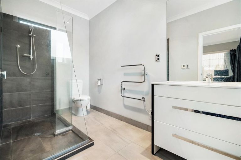 Photo of property in 12 Dunoon Close, Flat Bush, Auckland, 2016