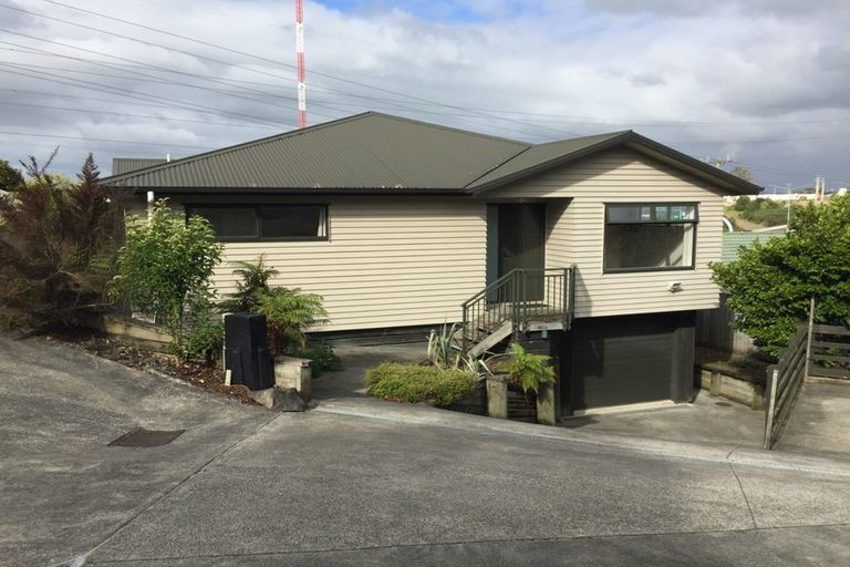 Photo of property in 302b Triangle Road, Massey, Auckland, 0614