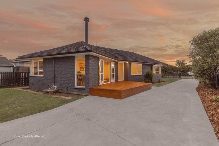 Photo of property in 367 Mairehau Road, Parklands, Christchurch, 8083