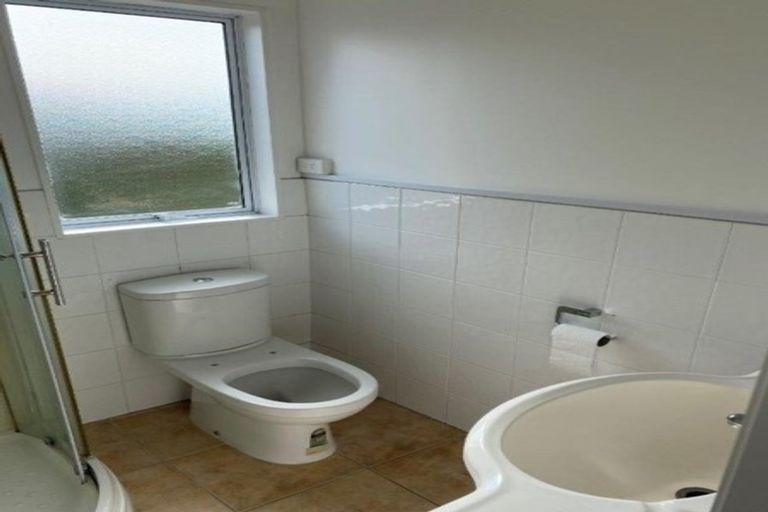 Photo of property in 1/433a East Coast Road, Mairangi Bay, Auckland, 0630