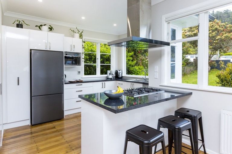 Photo of property in 73 Kamahi Street, Stokes Valley, Lower Hutt, 5019