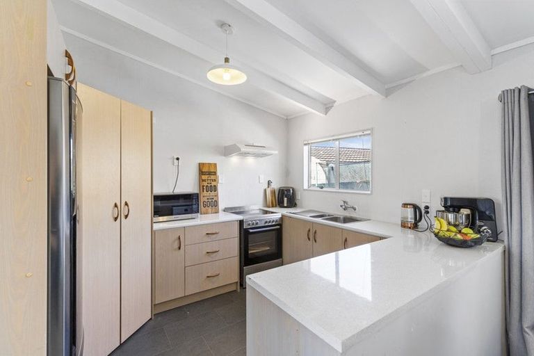 Photo of property in 15 Pohutukawa Drive, Pukete, Hamilton, 3200