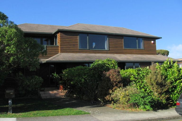 Photo of property in 66 Motuhara Road, Plimmerton, Porirua, 5026