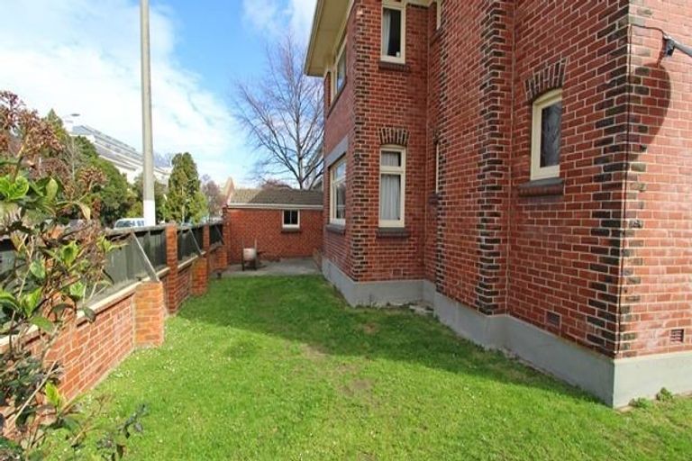 Photo of property in 35 Union Street West, North Dunedin, Dunedin, 9016