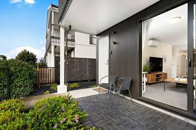 Photo of property in 25 Manarini Road, Westgate, Auckland, 0614