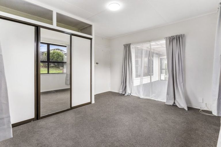 Photo of property in 2 Johnston Road, Mount Wellington, Auckland, 1060